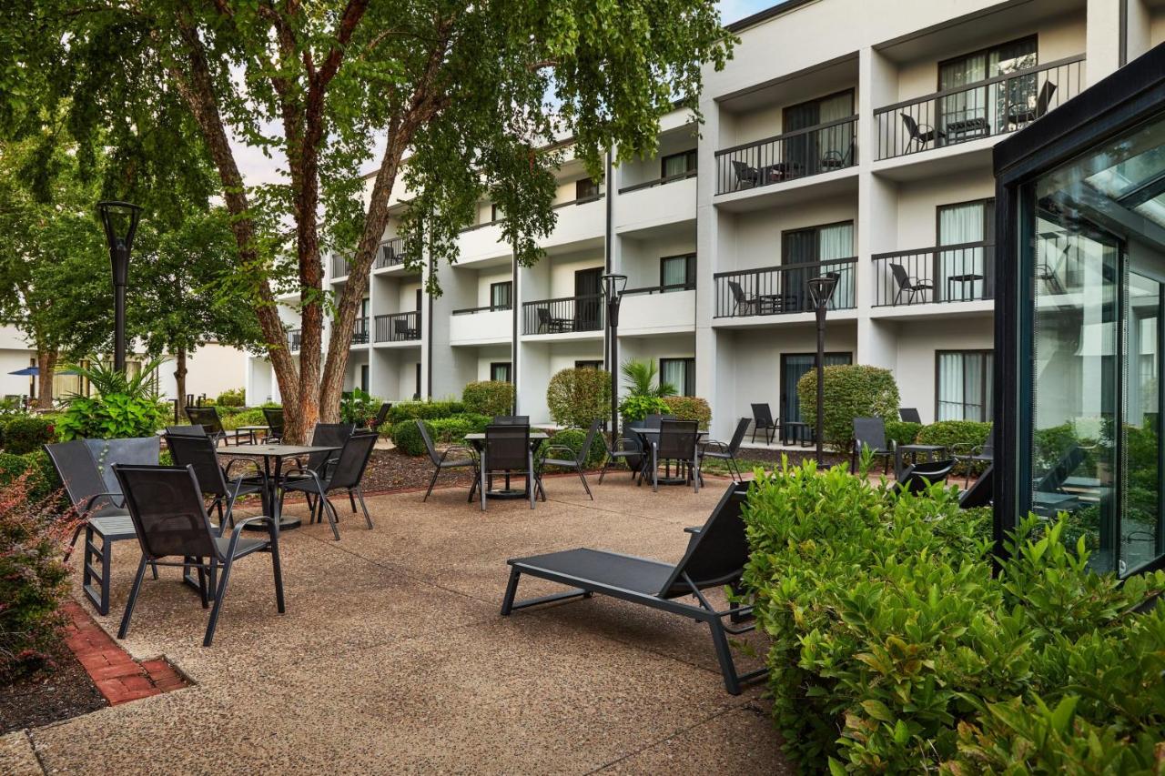 | Courtyard Kansas City Overland Park/Metcalf, South of College Boulevard