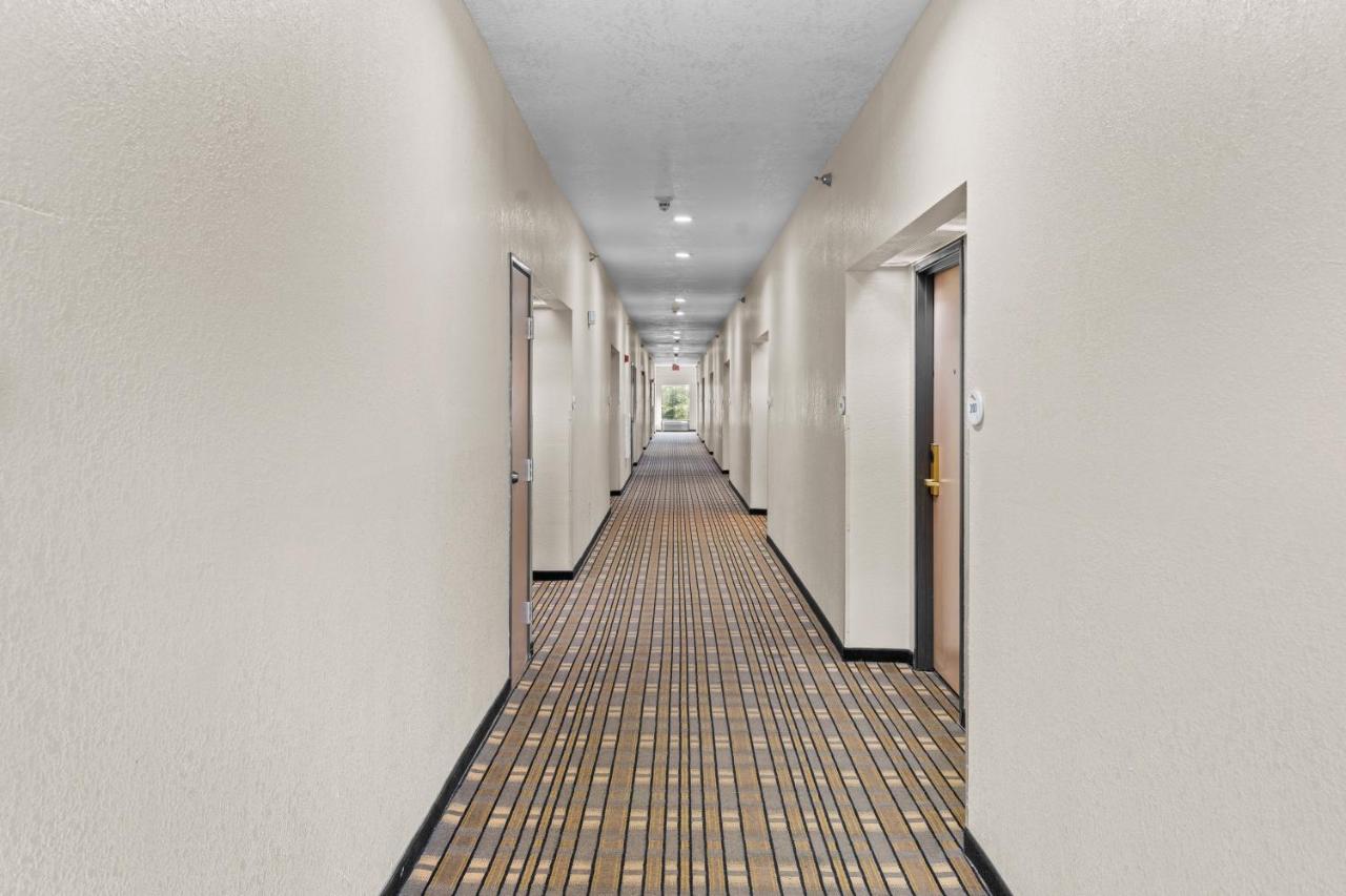 King Room - Disability Access - Non-Smoking at Baymont by Wyndham Lawrence