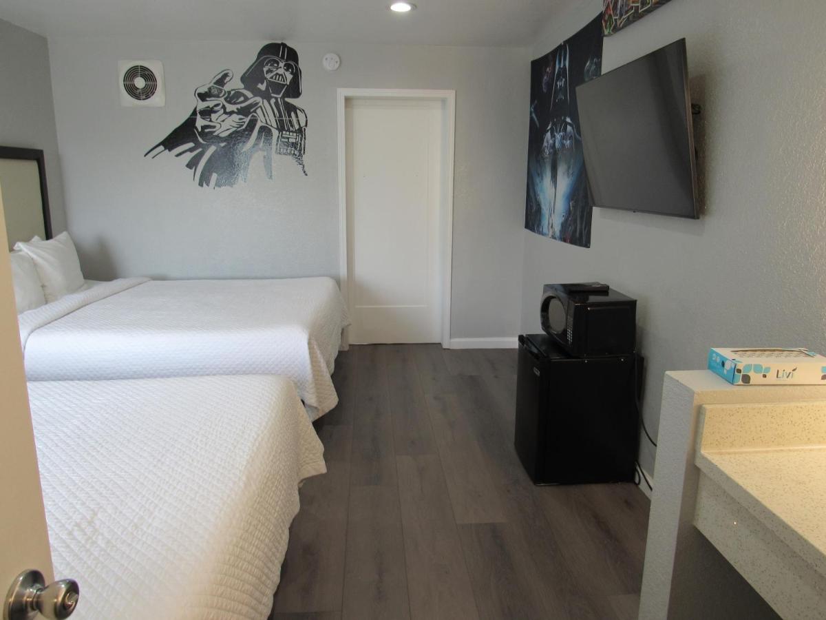 Family Suite at Capri Suites Anaheim