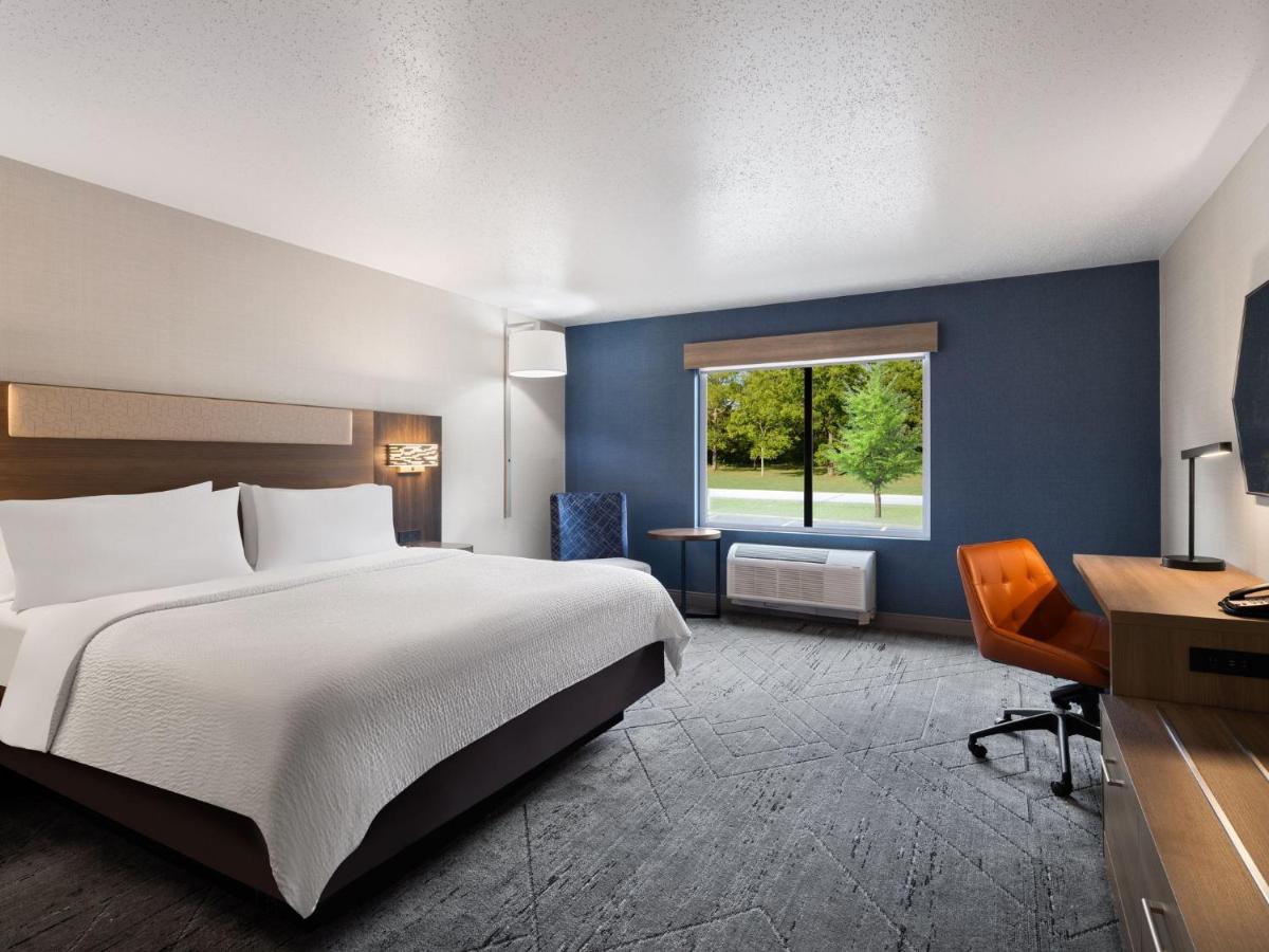  | Holiday Inn Express Meadville (I-79 Exit 147a), an IHG Hotel