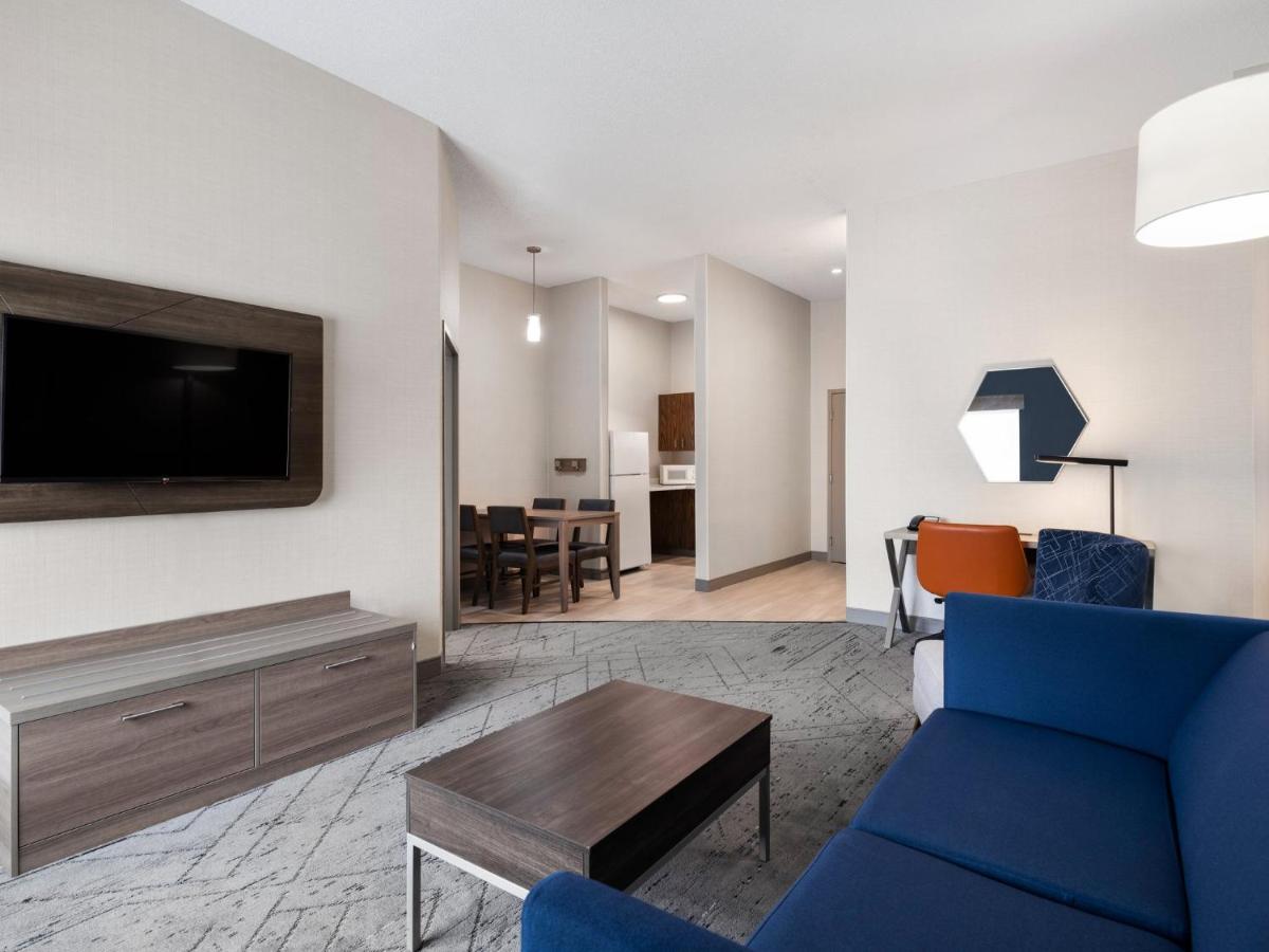 Deluxe Family Suite - Non-Smoking at Holiday Inn Express Meadville (I-79 Exit 147a) by IHG