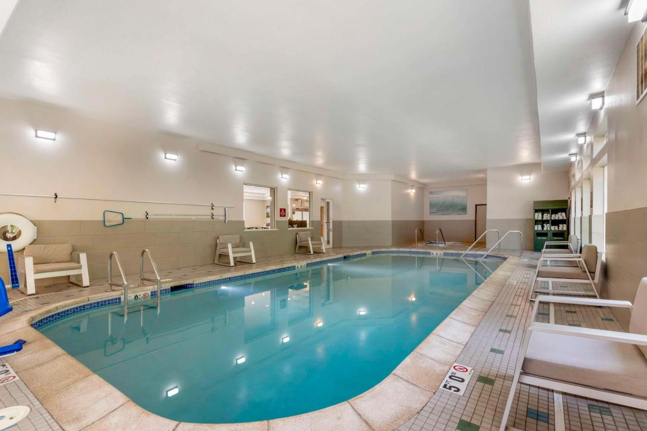 | Best Western Plus Des Moines West Inn & Suites