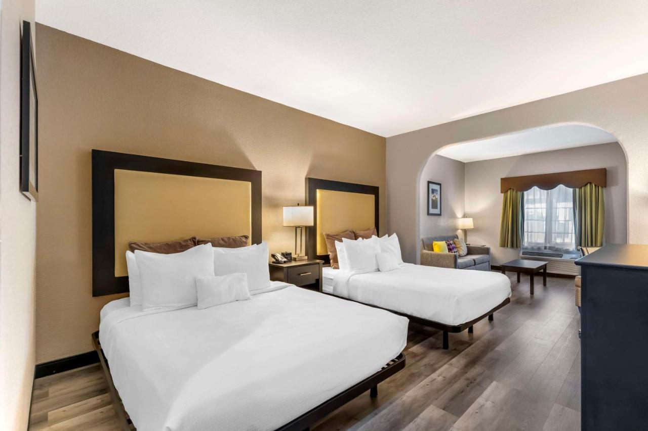 | Best Western Plus Des Moines West Inn & Suites