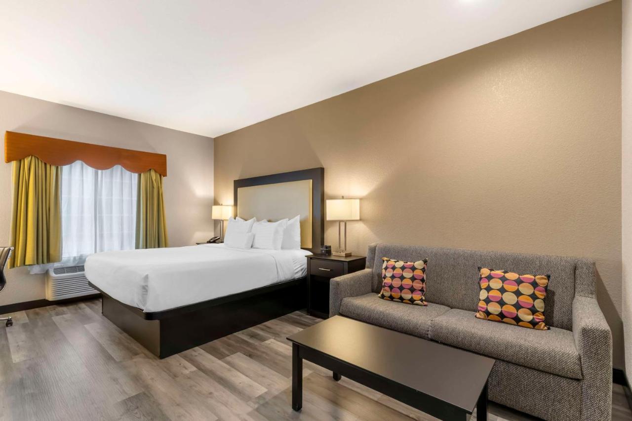 King Room with Sofa Bed - Non Smoking at Best Western Plus Des Moines West Inn & Suites