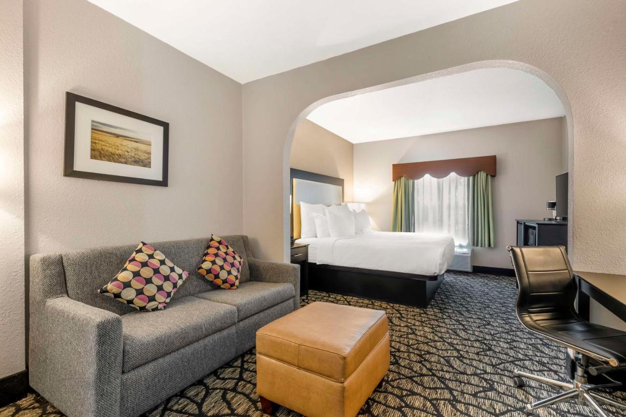 King Suite with Sofa Bed - Non Smoking at Best Western Plus Des Moines West Inn & Suites