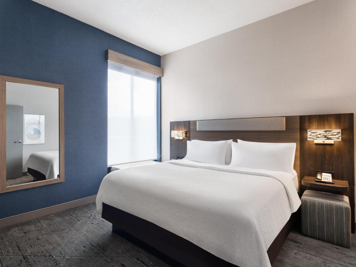 King Room - Hearing Accessible - Non-Smoking at Holiday Inn Express Meadville (I-79 Exit 147a) by IHG