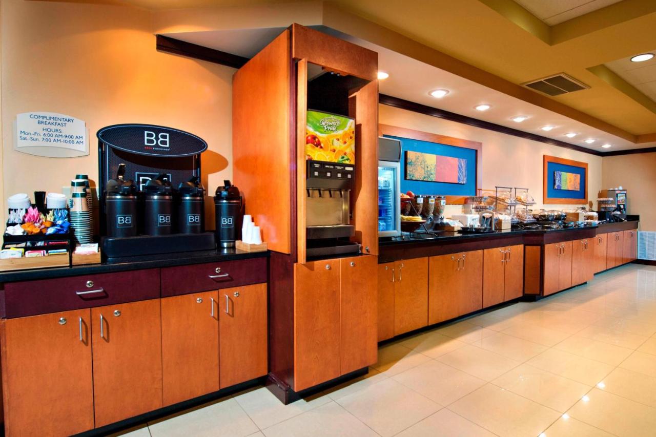 | Fairfield Inn & Suites by Marriott Charleston Airport/Convention Center