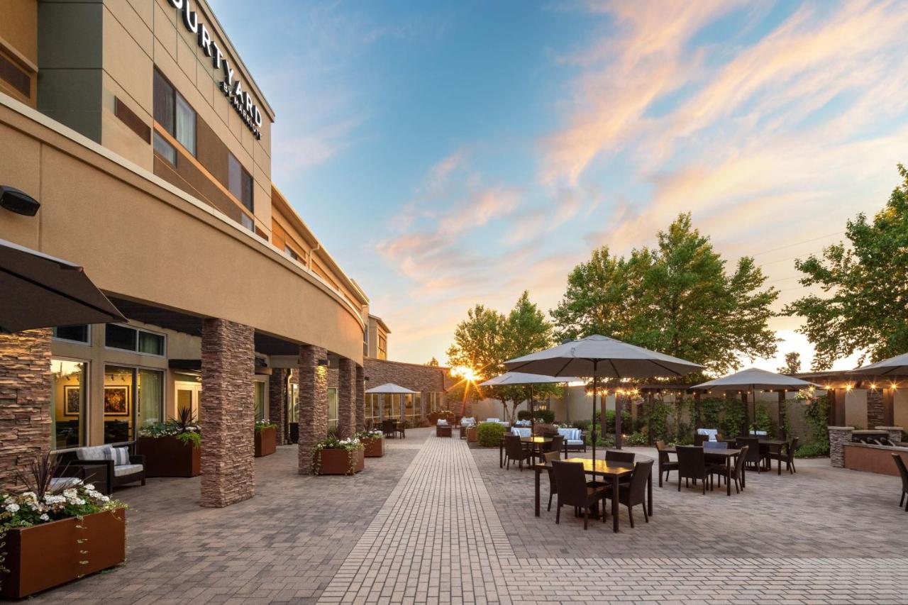  | Courtyard Mankato Hotel & Event Center