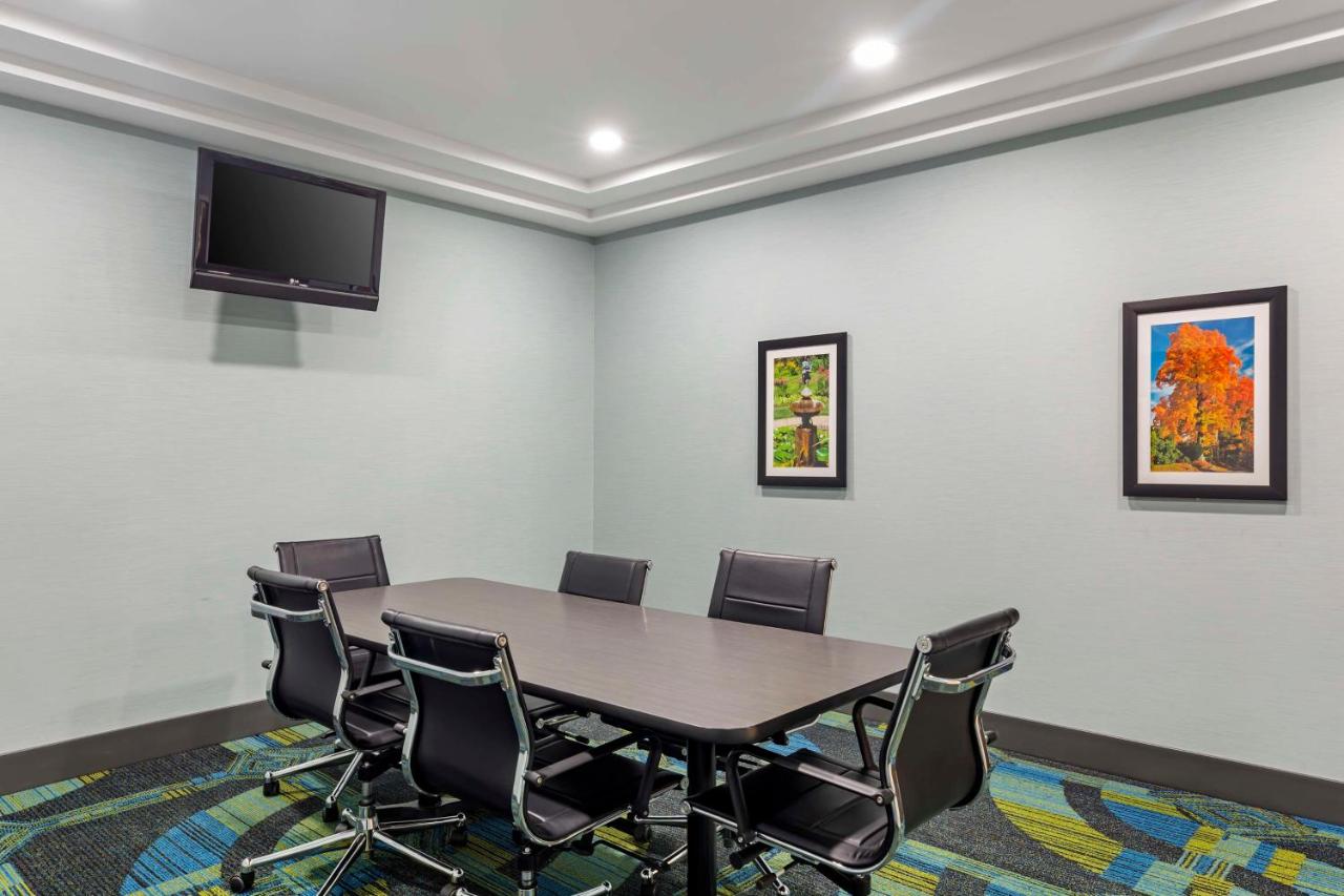 | Best Western Plus North Shore Hotel