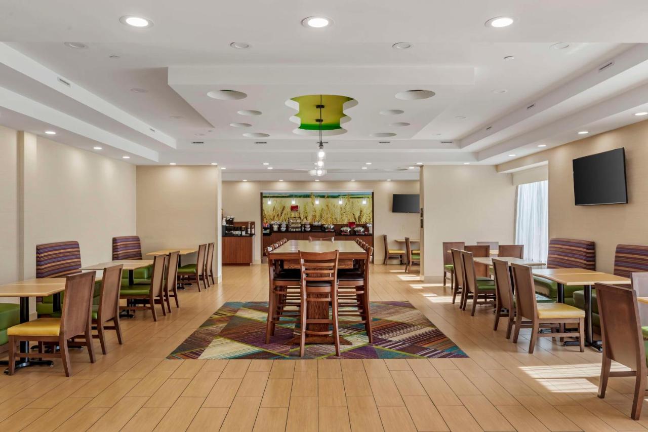 | Best Western Plus North Shore Hotel