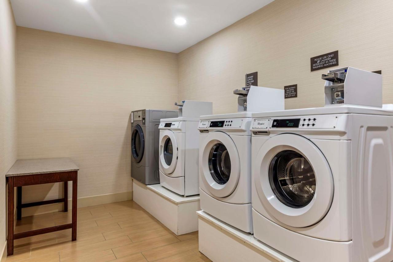 | Best Western Plus North Shore Hotel