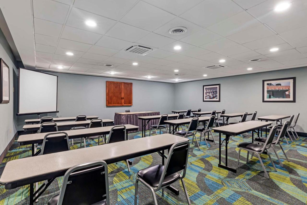 | Best Western Plus North Shore Hotel