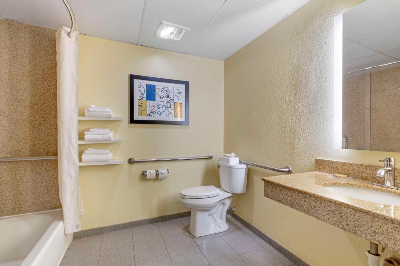 | Best Western Plus North Shore Hotel