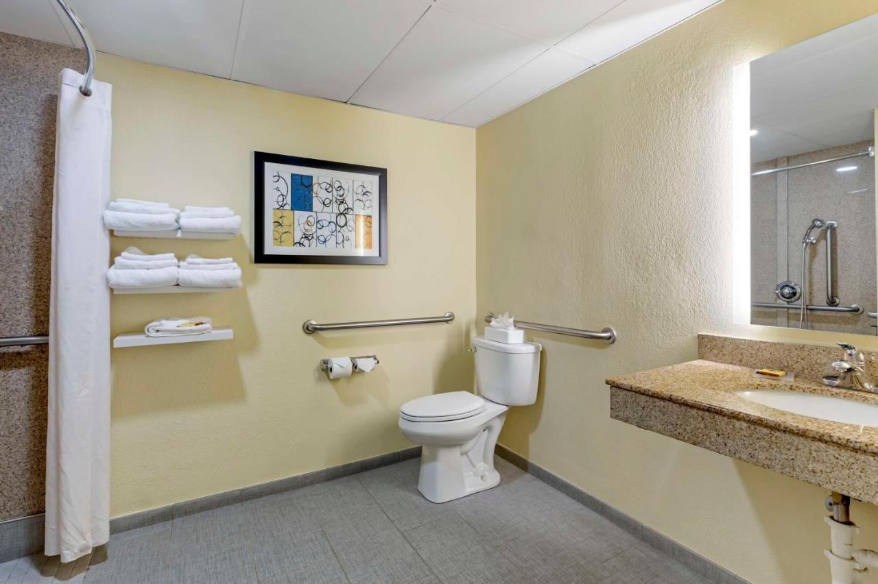 | Best Western Plus North Shore Hotel