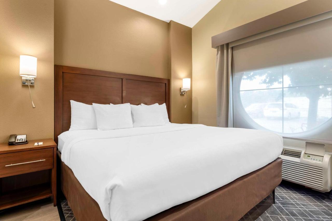 King Suite - Non-Smoking at Comfort Suites Monaca