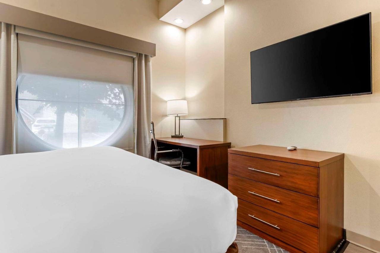 King Suite - Non-Smoking at Comfort Suites Monaca