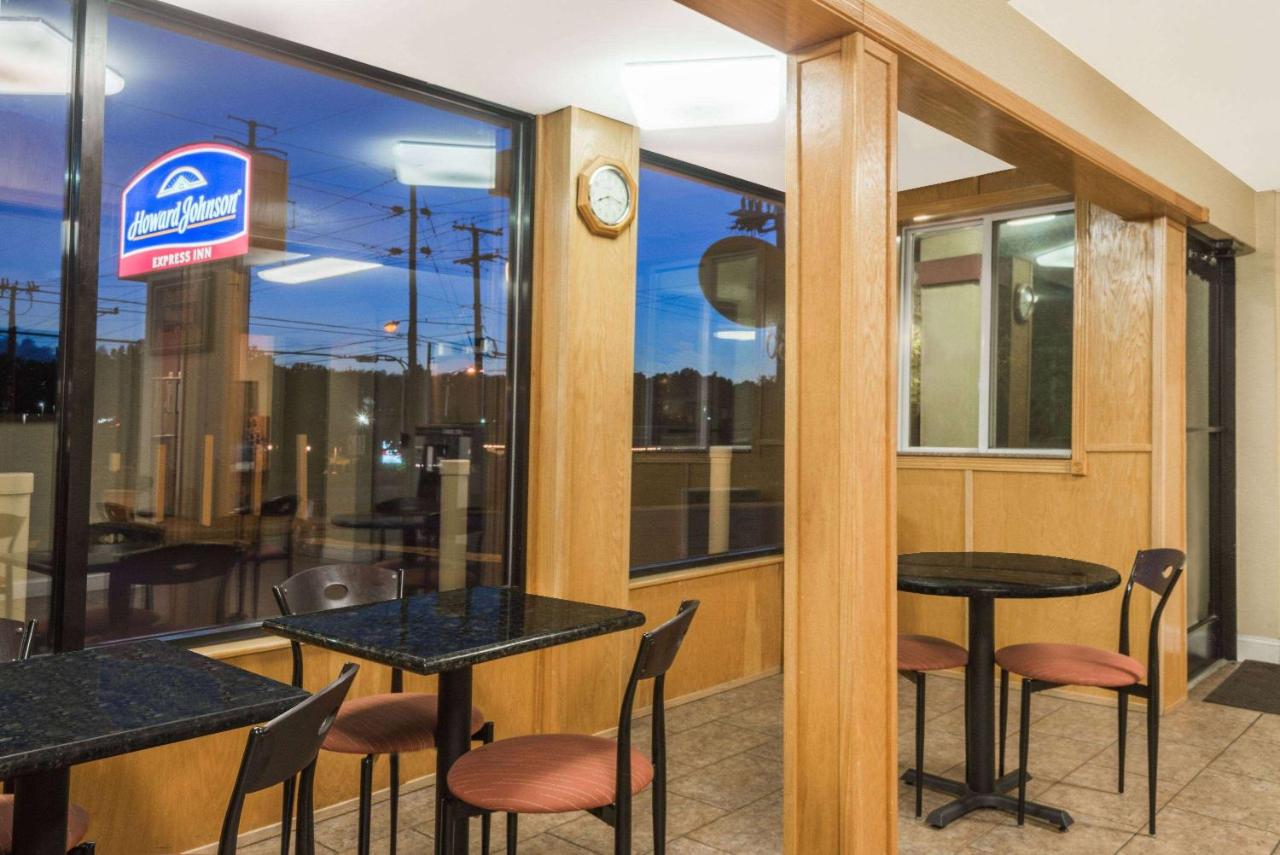 | Howard Johnson by Wyndham Rocky Hill
