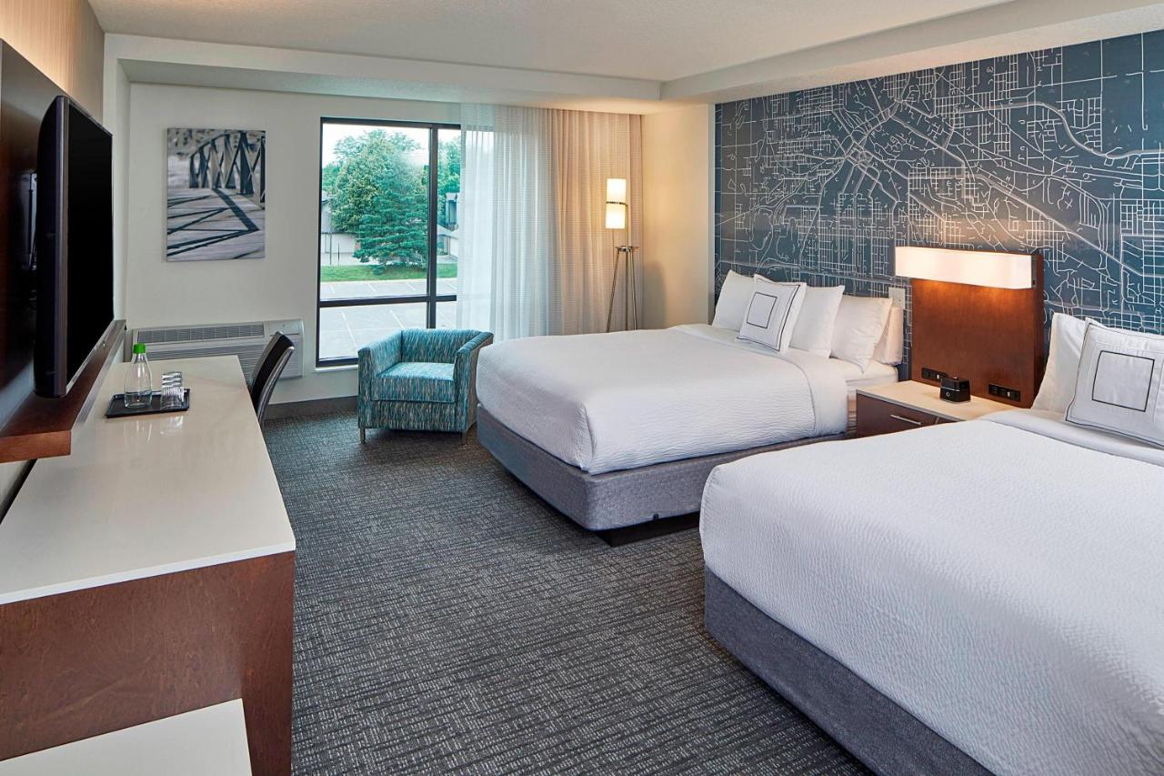 | Courtyard by Marriott Minneapolis West