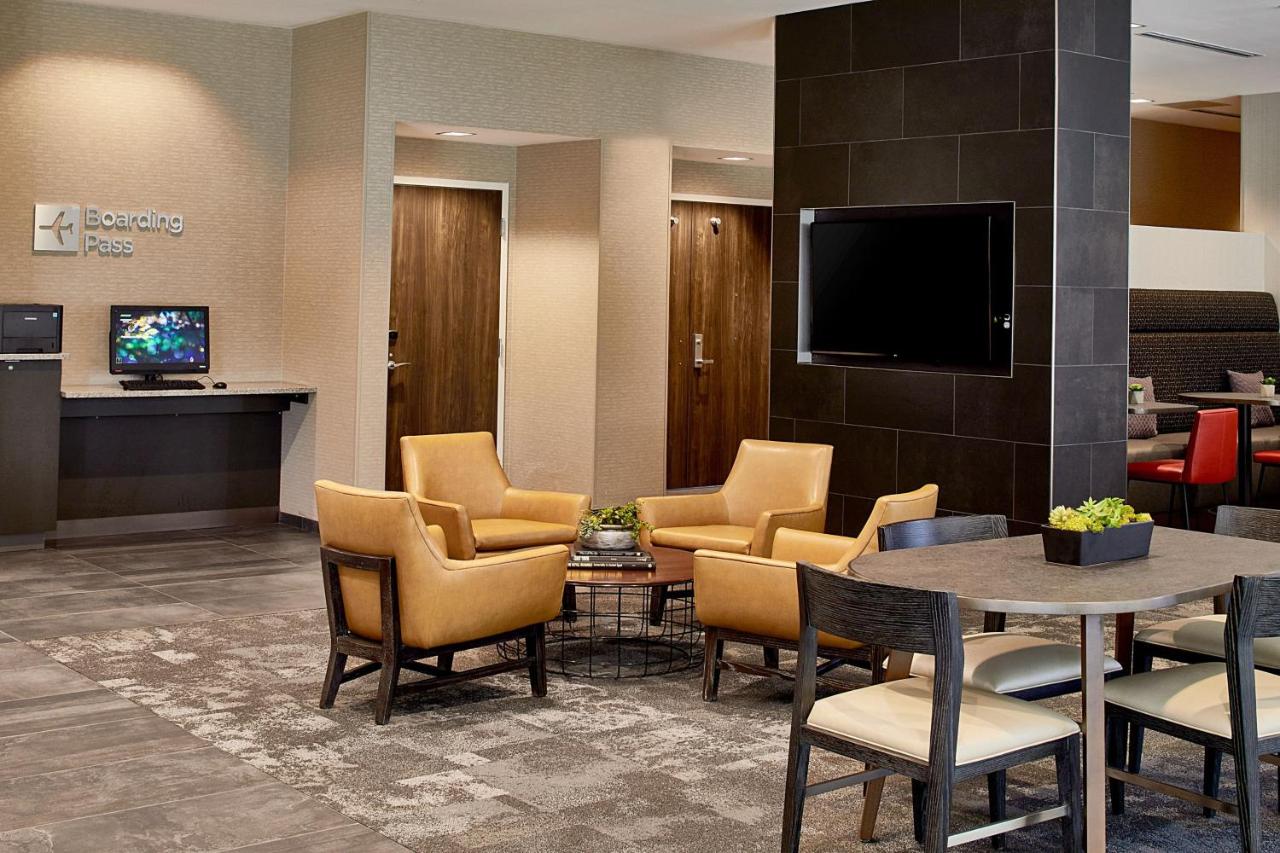 | Courtyard by Marriott Minneapolis West