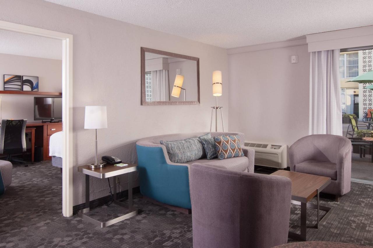 | Courtyard Miami Coral Gables