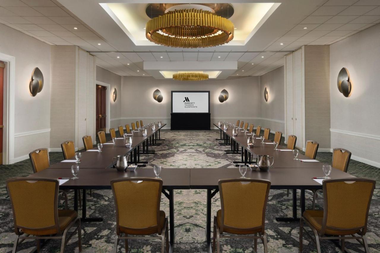 | Teaneck Marriott at Glenpointe