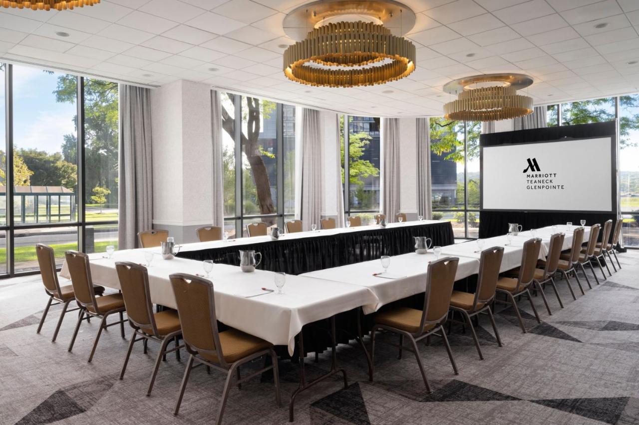 | Teaneck Marriott at Glenpointe
