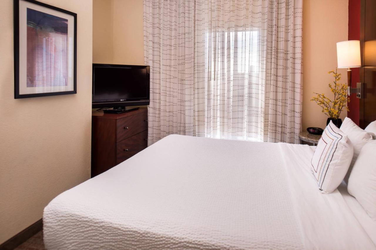 One-Bedroom King Suite with Sofa Bed at Residence Inn by Marriott Albuquerque Airport