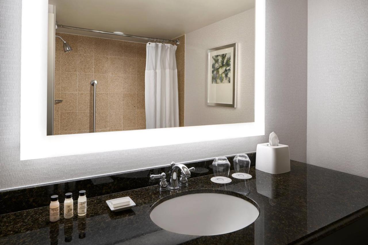 | Delta Hotels by Marriott Chesapeake Norfolk