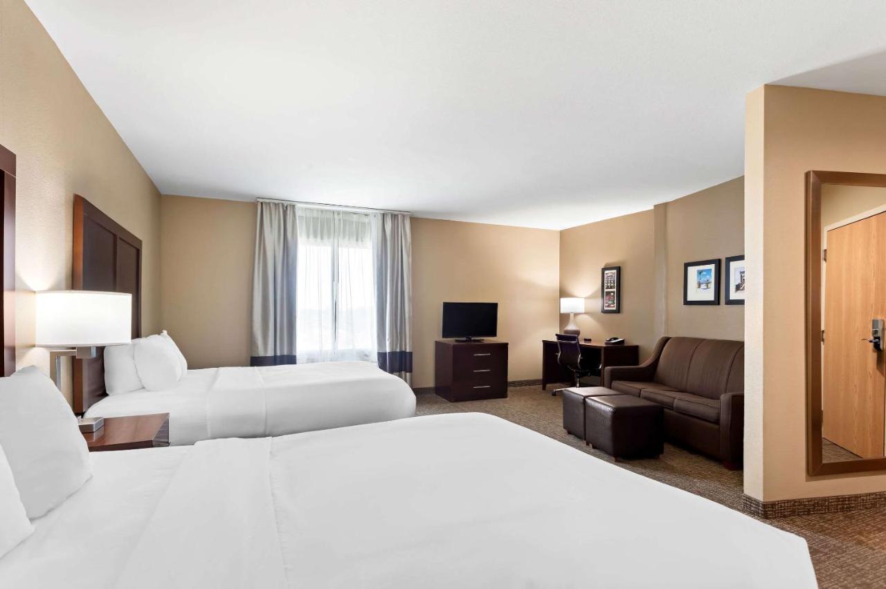 Queen Room with Two Queen Beds - Disability Access/Non-Smoking at Comfort Suites Gulfport Central
