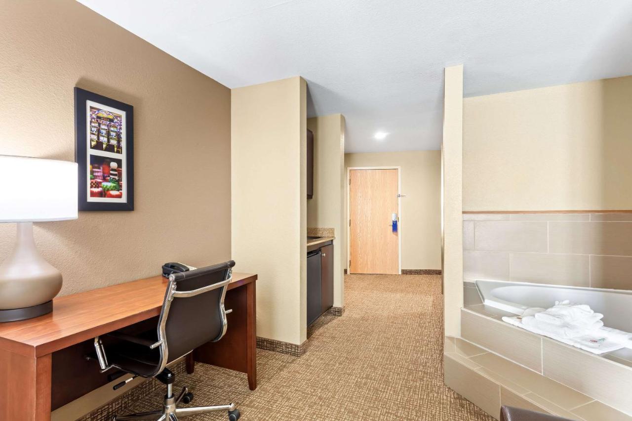 Room #49053706 at Comfort Suites Gulfport Central