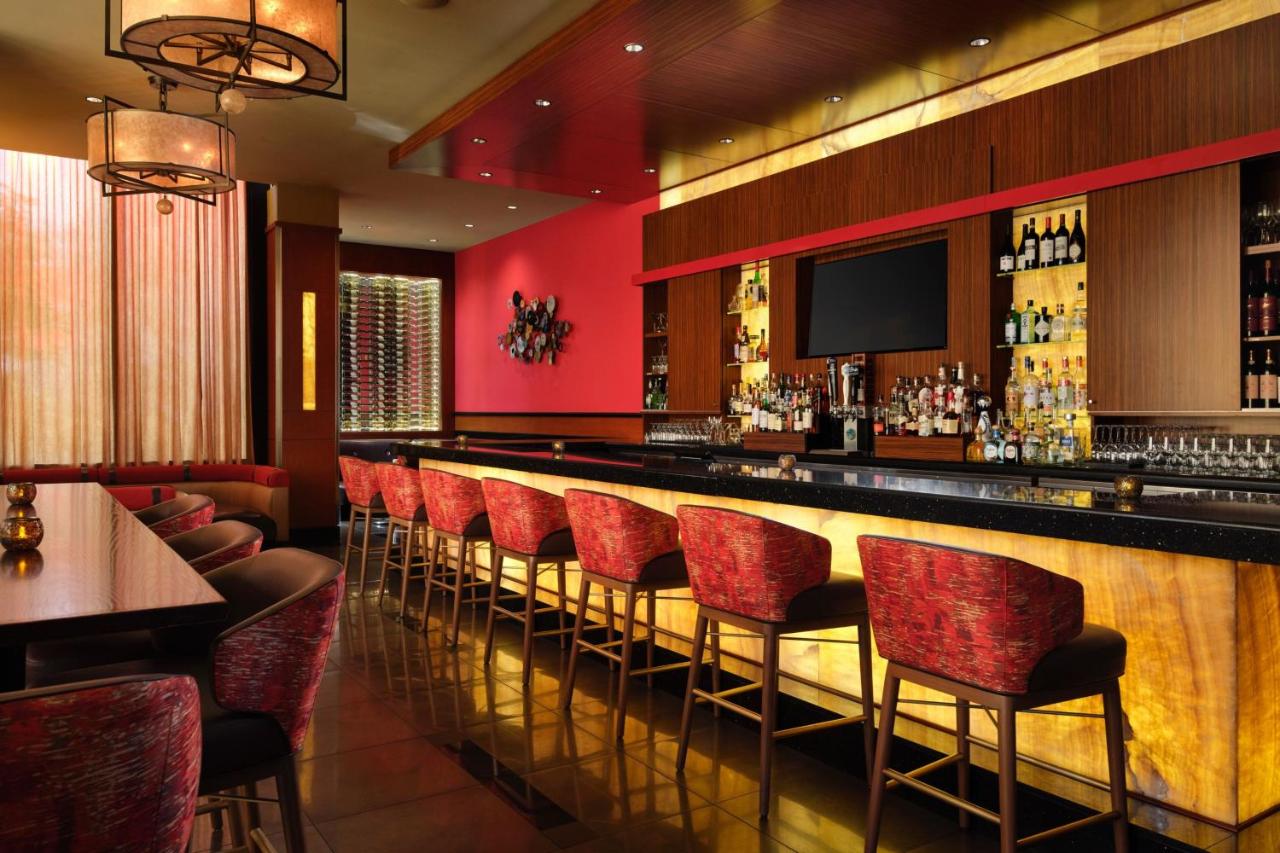 | Teaneck Marriott at Glenpointe