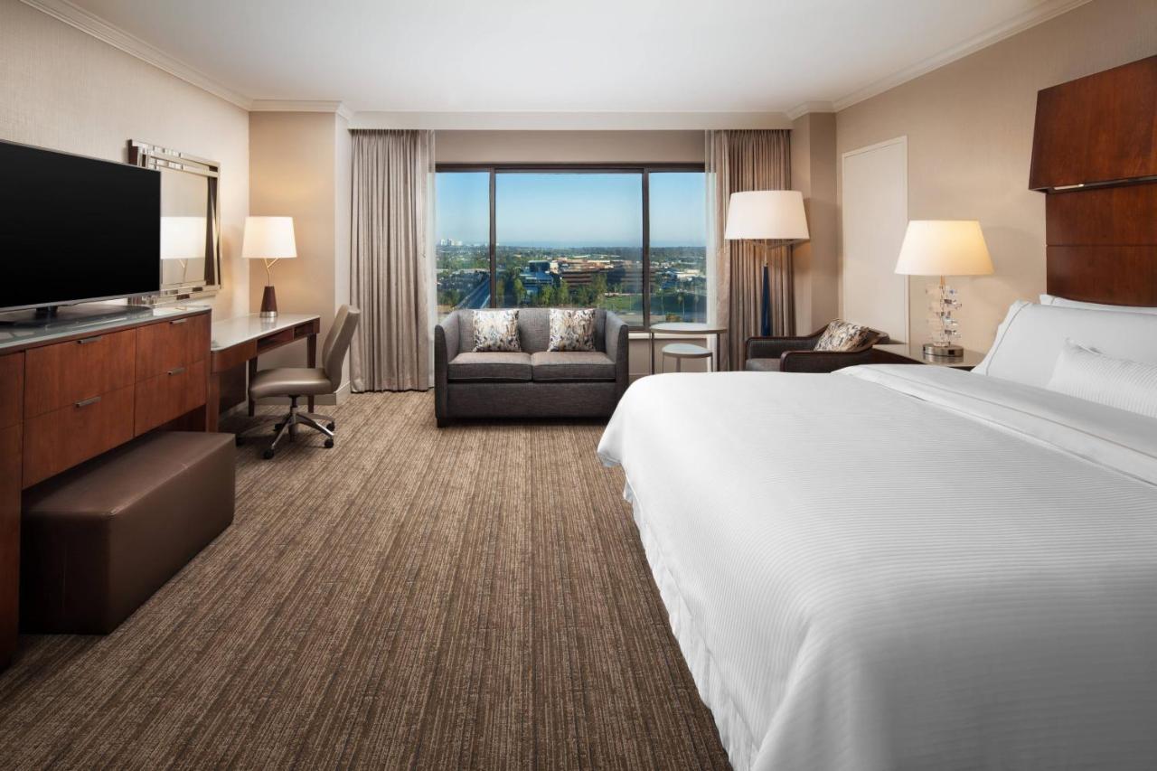 Parlor, Junior Suite at The Westin South Coast Plaza, Costa Mesa