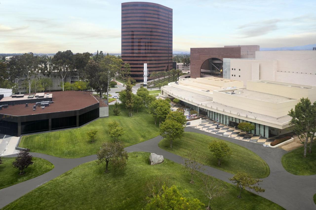 Guest room, 1 King, Park view at The Westin South Coast Plaza, Costa Mesa