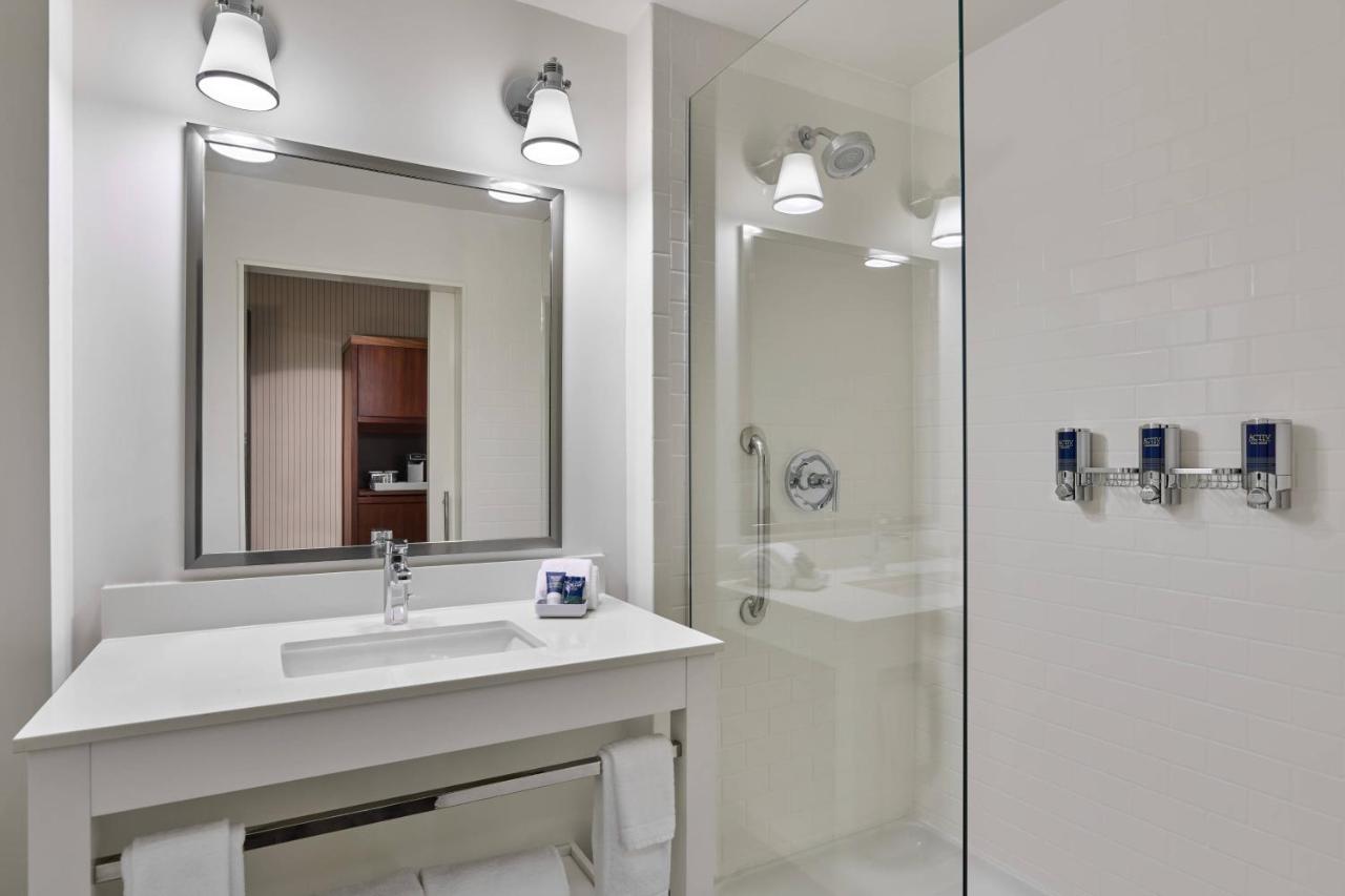  | Four Points By Sheraton Dallas Fort Worth Airport North
