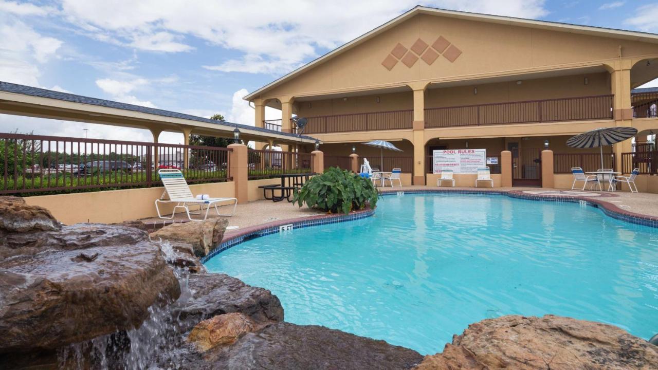 | Best Western Angleton Inn