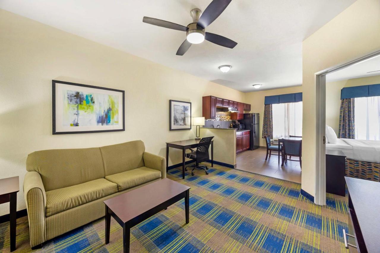 | Best Western Plus Pratt