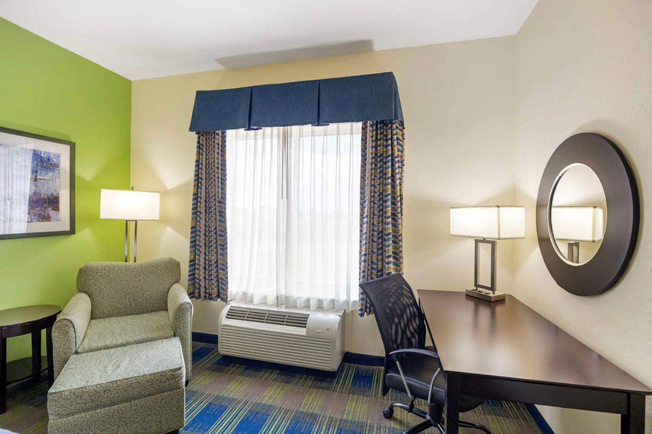 Queen Room with Two Queen Beds at Best Western Plus Pratt