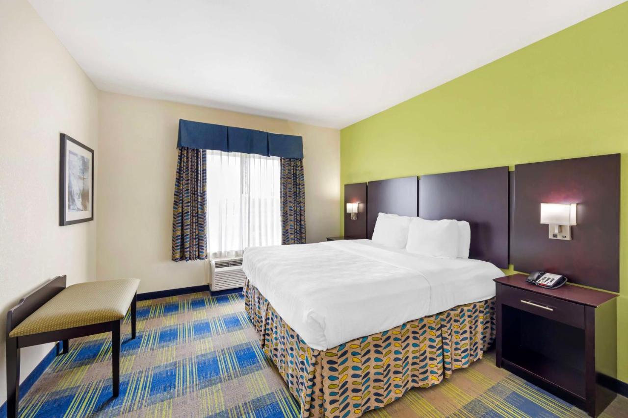 | Best Western Plus Pratt