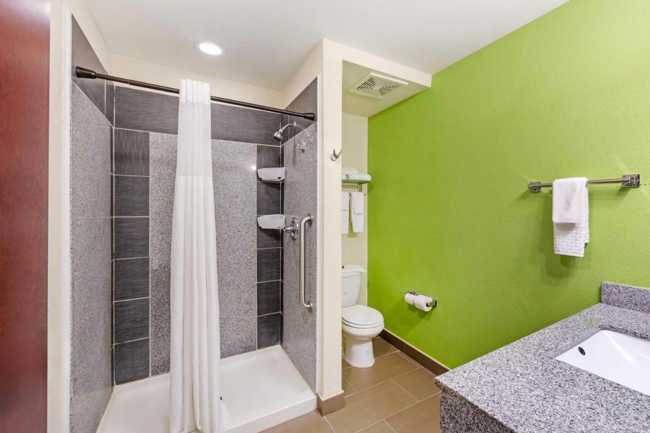 Two-Bedrooms King Suite at Best Western Plus Pratt
