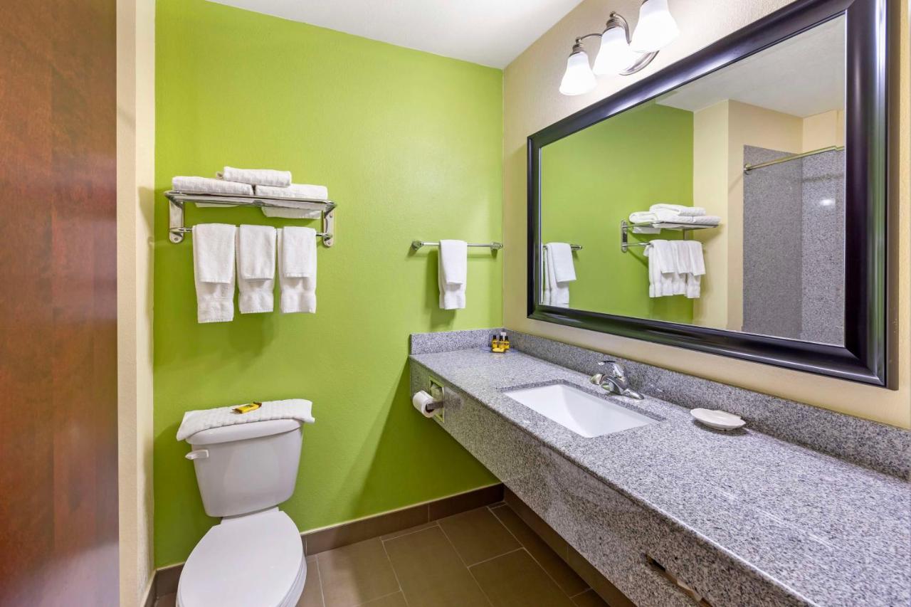 | Best Western Plus Pratt