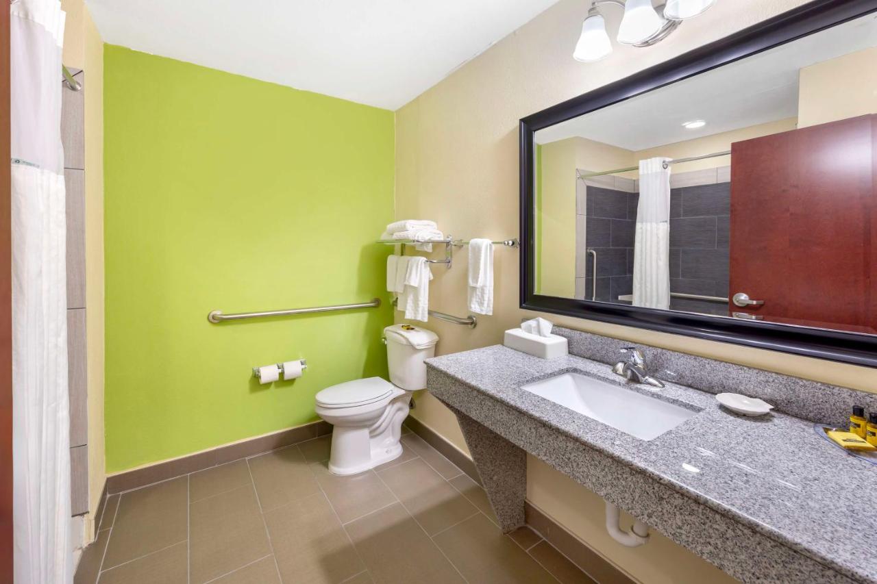 | Best Western Plus Pratt