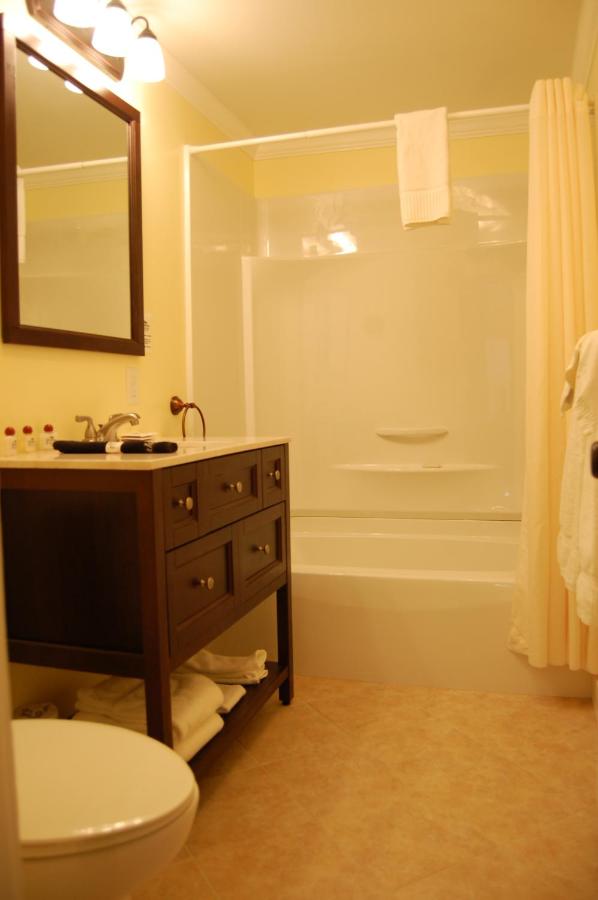 | Cranmore Inn