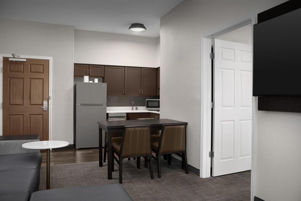 | Staybridge Suites Baltimore BWI Airport, an IHG Hotel