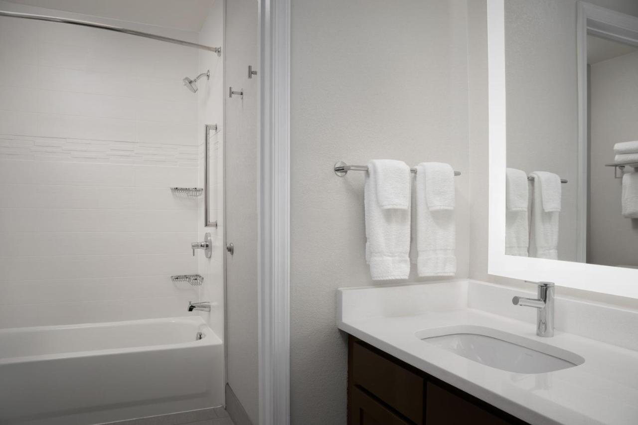 | Staybridge Suites Baltimore BWI Airport, an IHG Hotel