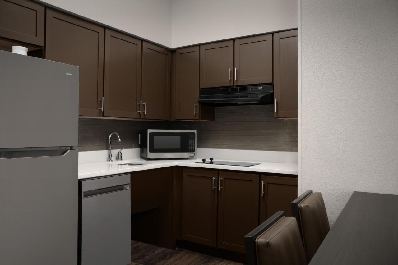 | Staybridge Suites Baltimore BWI Airport, an IHG Hotel