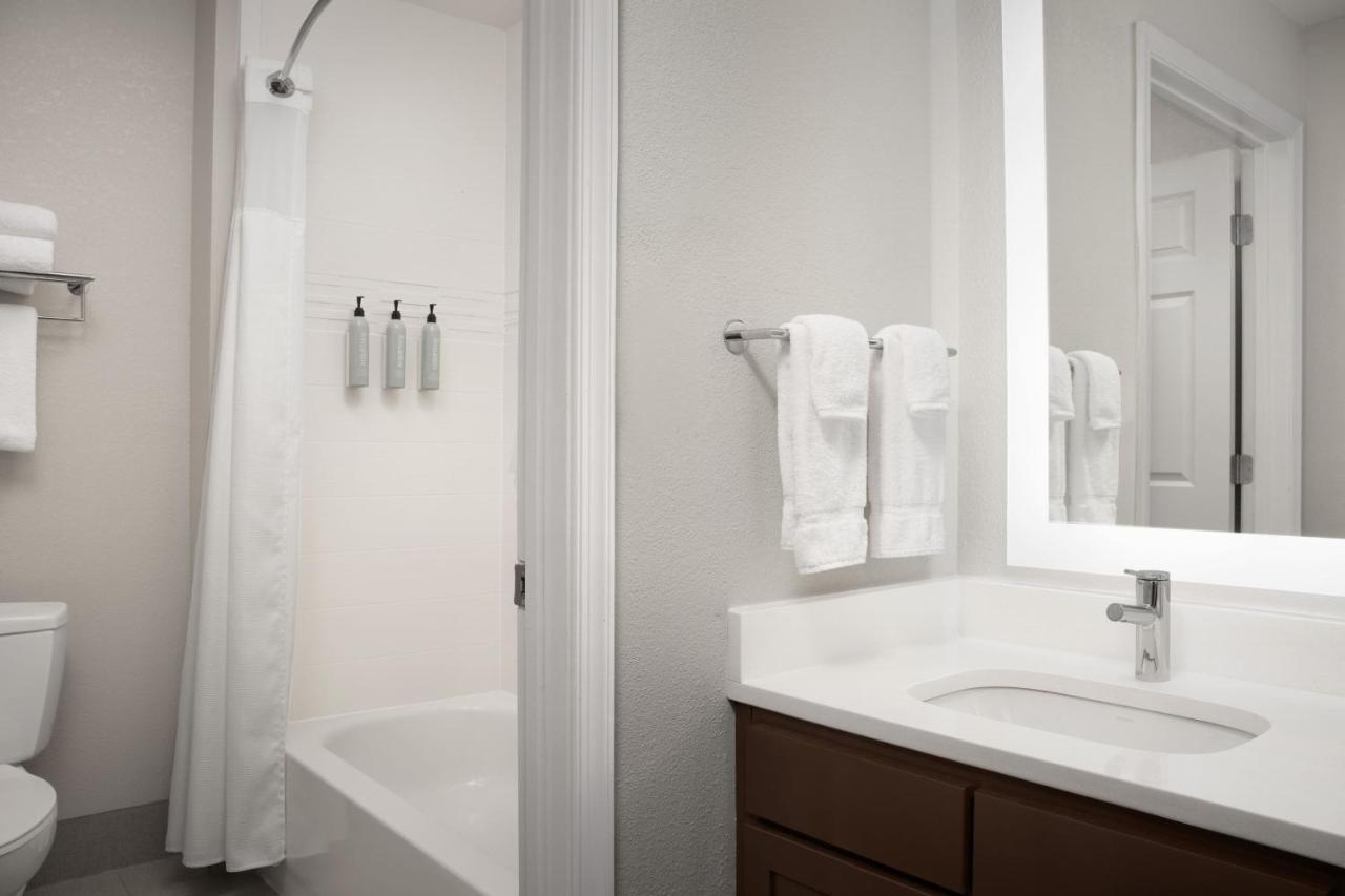 | Staybridge Suites Baltimore BWI Airport, an IHG Hotel
