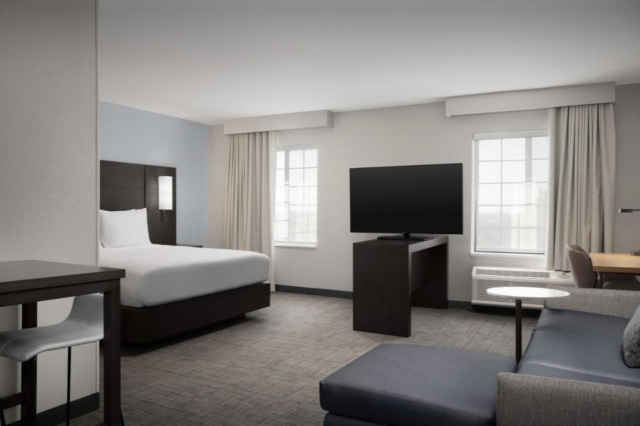 | Staybridge Suites Baltimore BWI Airport, an IHG Hotel
