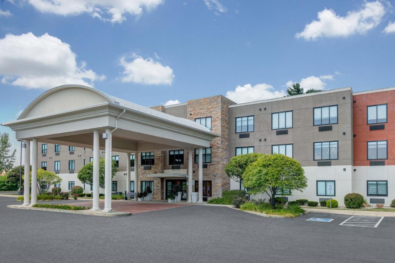  | Holiday Inn Express Hotel and Suites Valparaiso, an IHG Hotel