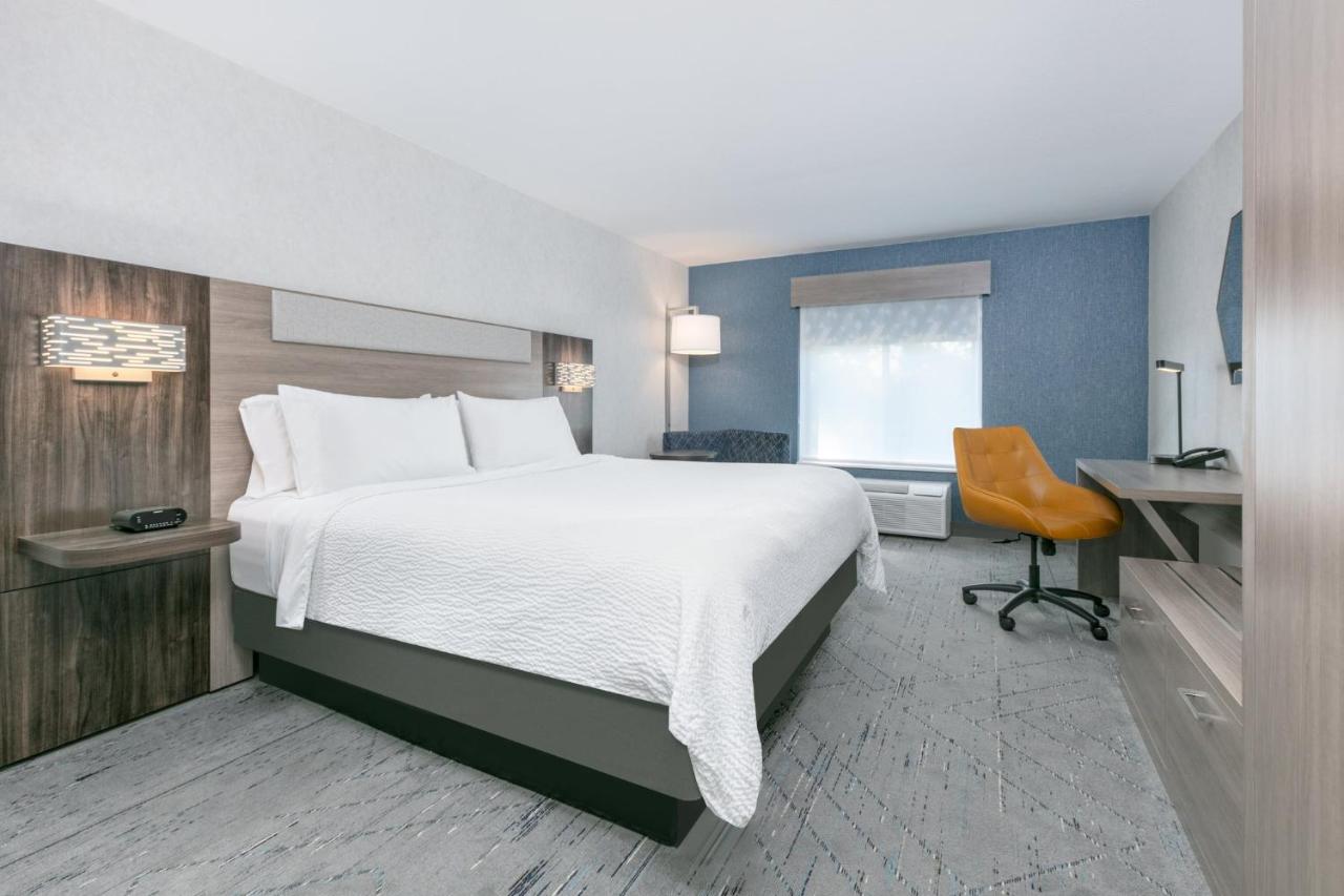  | Holiday Inn Express Hotel and Suites Valparaiso, an IHG Hotel
