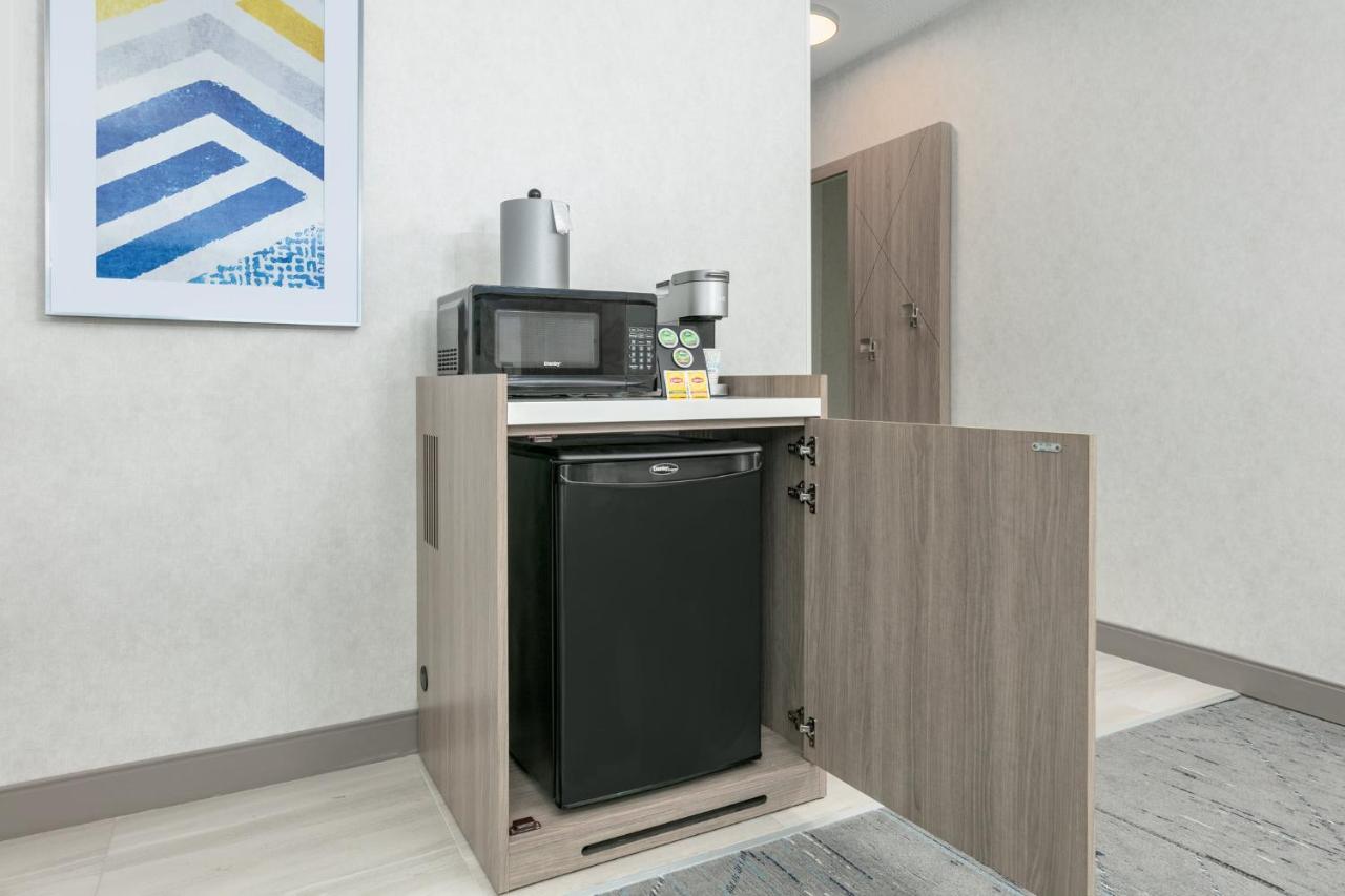  | Holiday Inn Express Hotel and Suites Valparaiso, an IHG Hotel